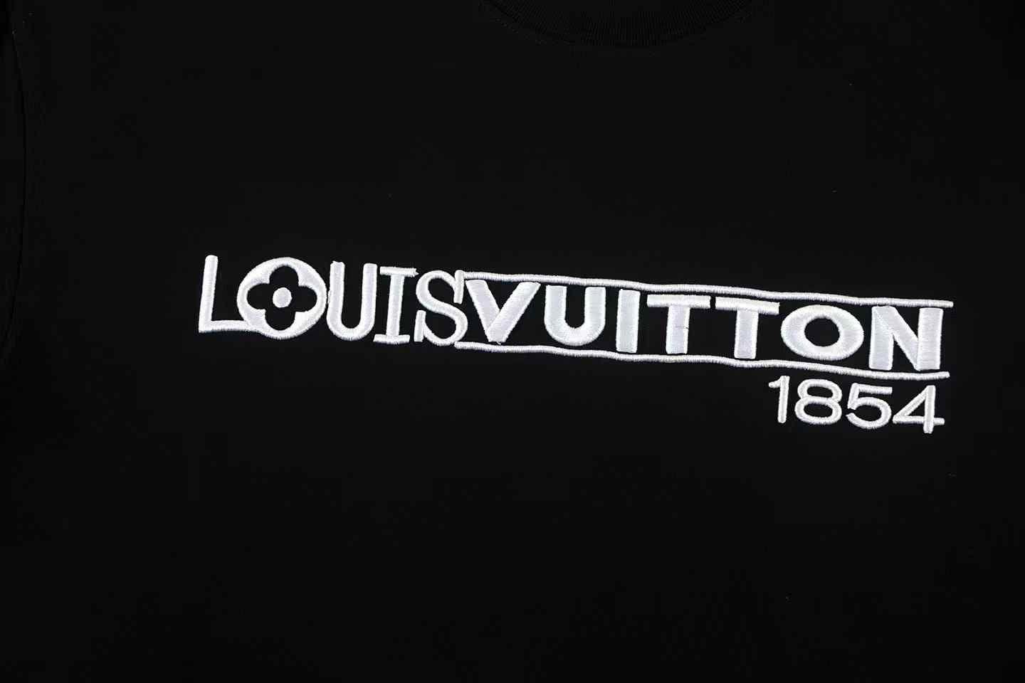 New fashion embroidery t-shirt