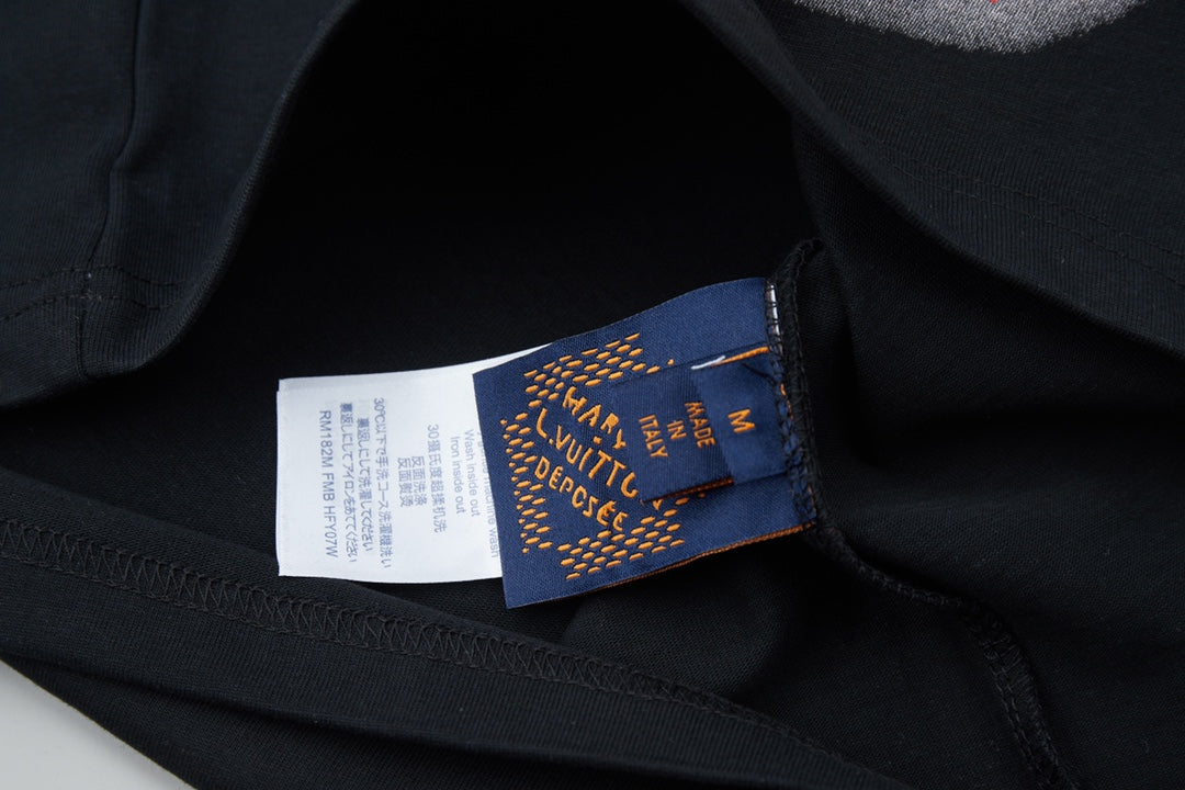 Doodle hand-drawn logo t-shirt