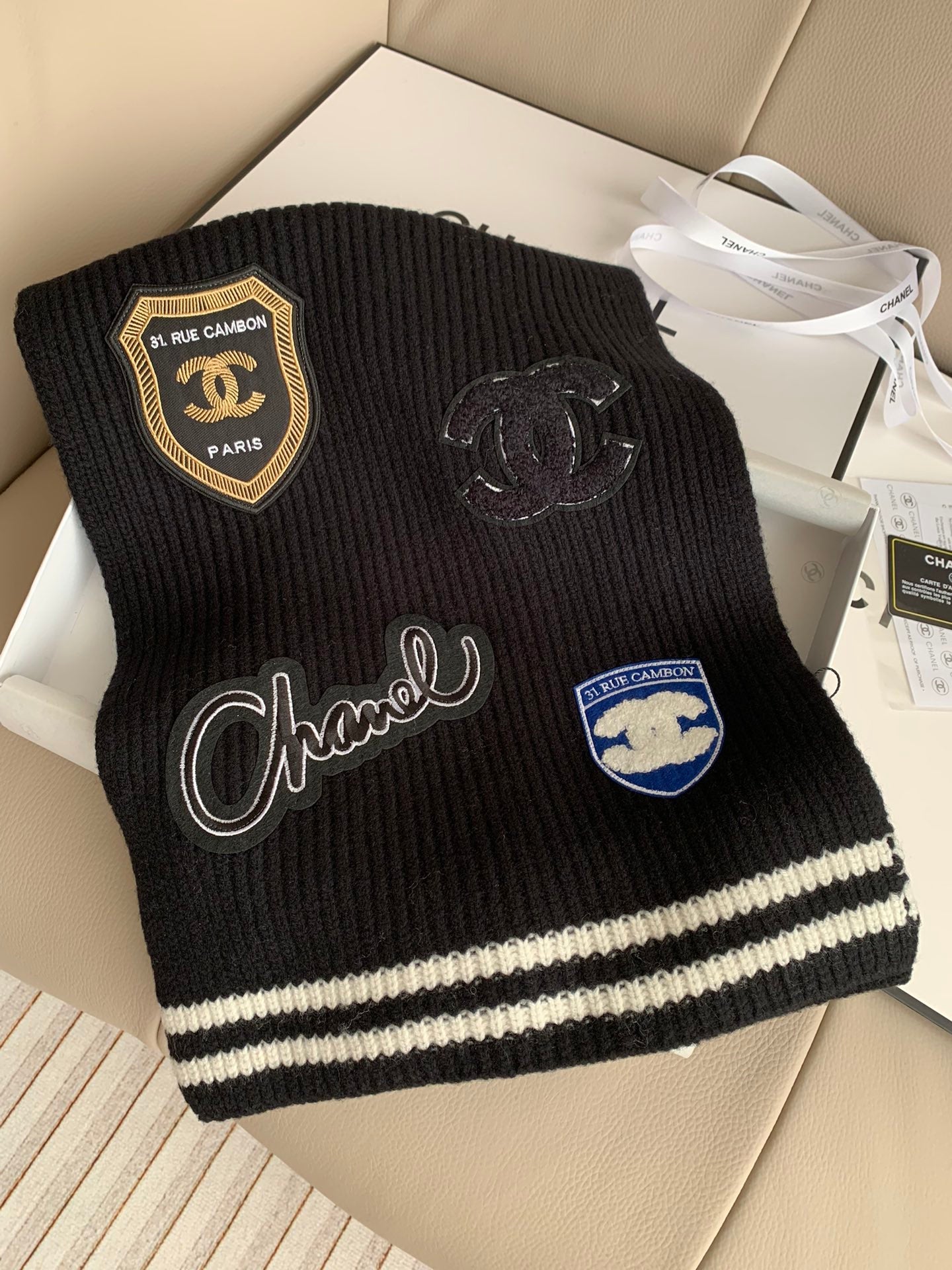 Preppy Badge Embroidery Knitted Scarf